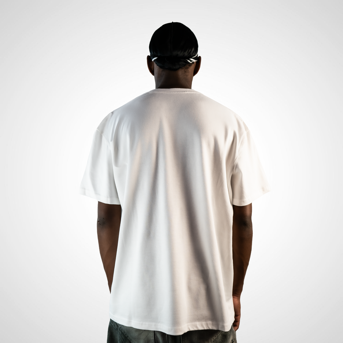 APAROC STUDIOS - NEEDMONEY TEE - WEISS
